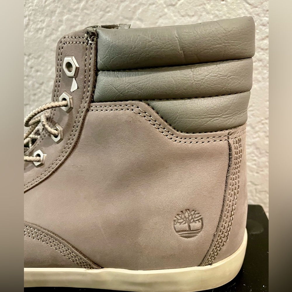 Timberland Dausette Sneaker Boot size 9
